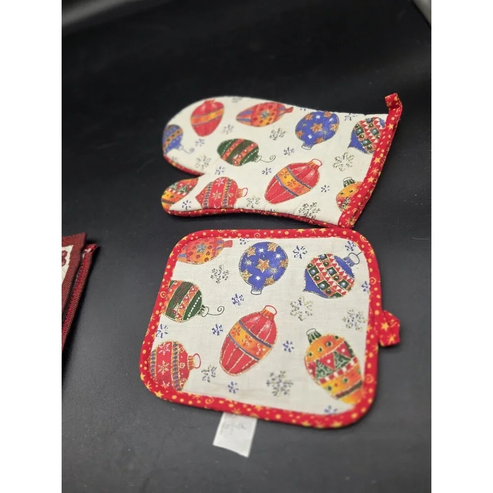 Christmas Ornament Oven Mitt Pot Holder Set